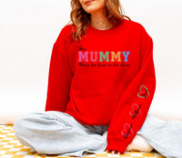 This Mummy Wears Her Heart on Her Sleeve – Personalised Mum Sweatshirt – Custom Names – Mother’s Day Gift