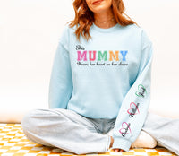 This Mummy Wears Her Heart on Her Sleeve – Personalised Mum Sweatshirt – Custom Names – Mother’s Day Gift