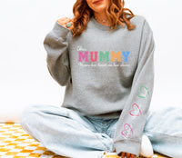 This Mummy Wears Her Heart on Her Sleeve – Personalised Mum Sweatshirt – Custom Names – Mother’s Day Gift